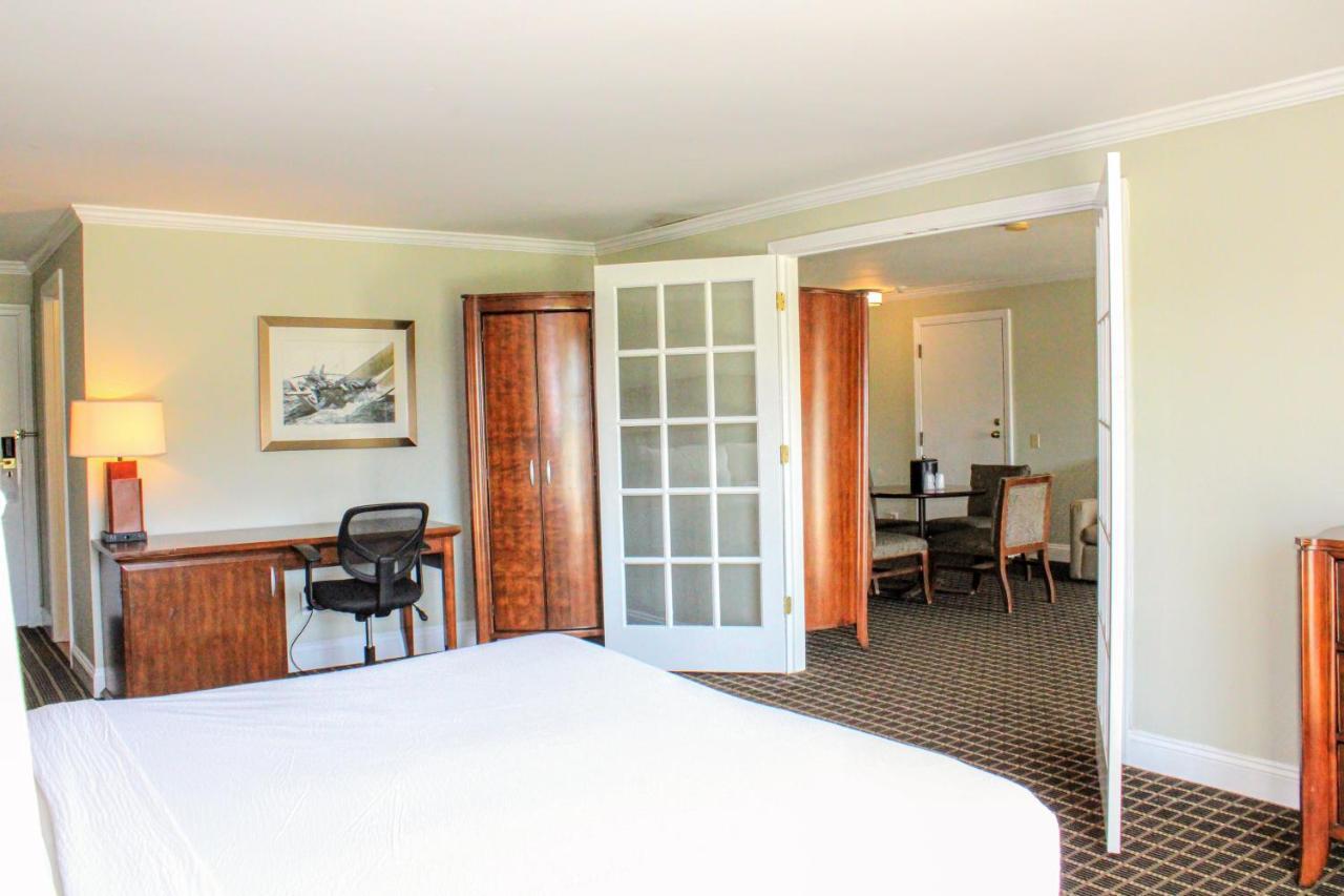 Cape Cod Irish Village - The Emerald Resort 巴恩斯特布尔 外观 照片