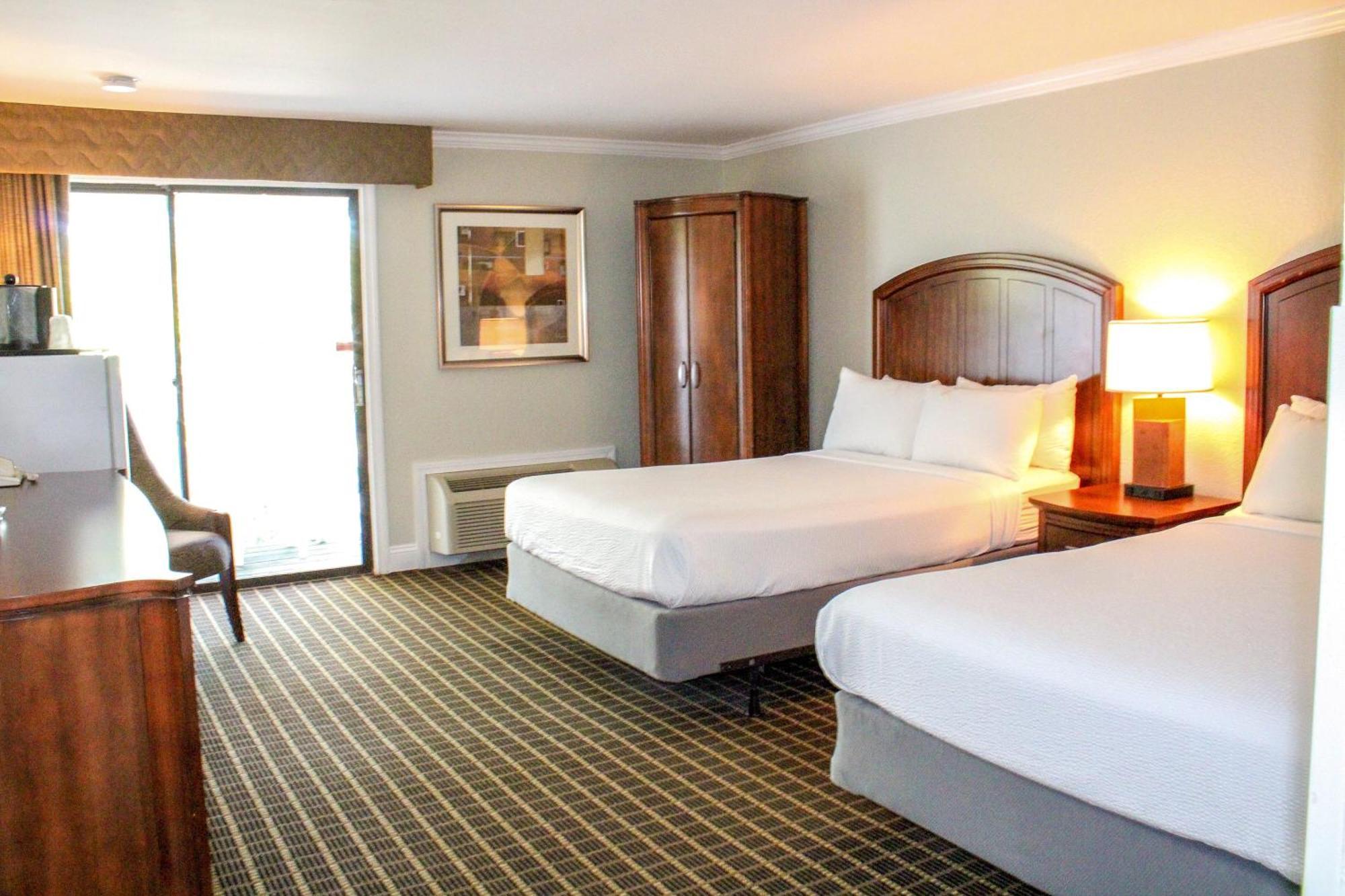 Cape Cod Irish Village - The Emerald Resort 巴恩斯特布尔 外观 照片